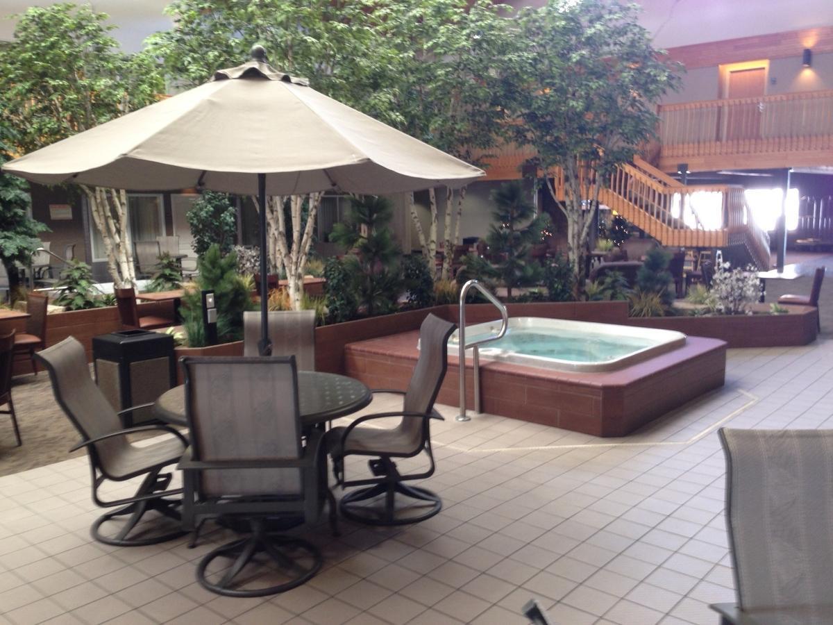 C'Mon Inn & Suites ฟาร์โก ภายนอก รูปภาพ